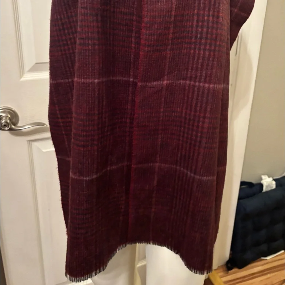 Roundtree & Yorke scarf
